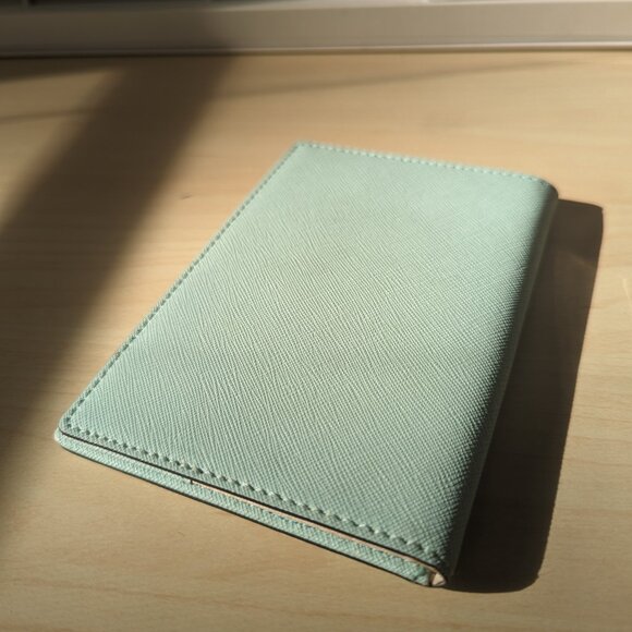 “Love is in the Air” Kate Spade Passport Holder - Picture 6 of 7